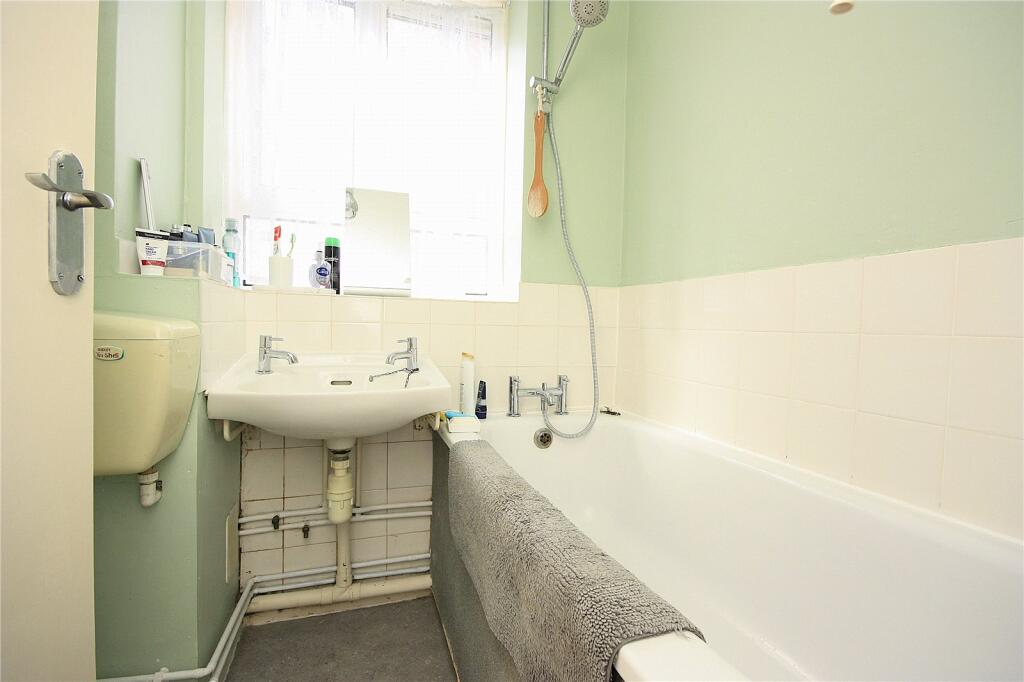Soberton Road, Havant, Hampshire, PO9 - More
