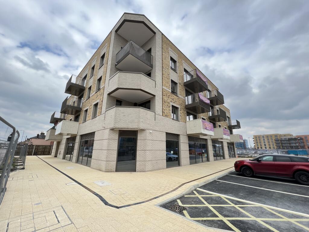 Main image of property: 197 Windmill Lane, Cheshunt