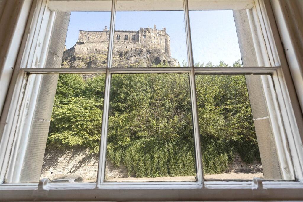 Apartment in Edinburgh, Abbeyhill, Old Town - View 2