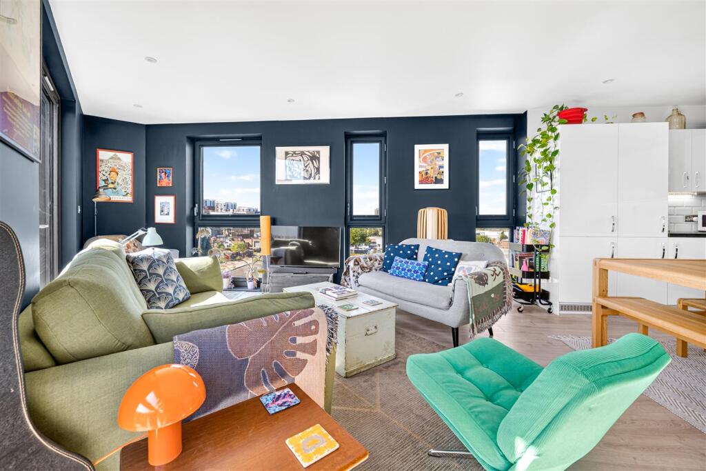 Apartment in London, Higham Hill - View 5