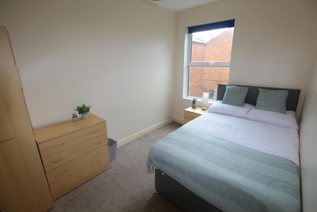 Main image of property: 76 Richmond Road, Lincoln, Lincolnshire, LN1 1LH