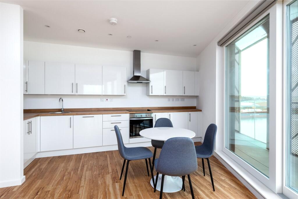 Main image of property: Chatham Waters, North House, Gillingham Gate Road, Gillingham, ME4