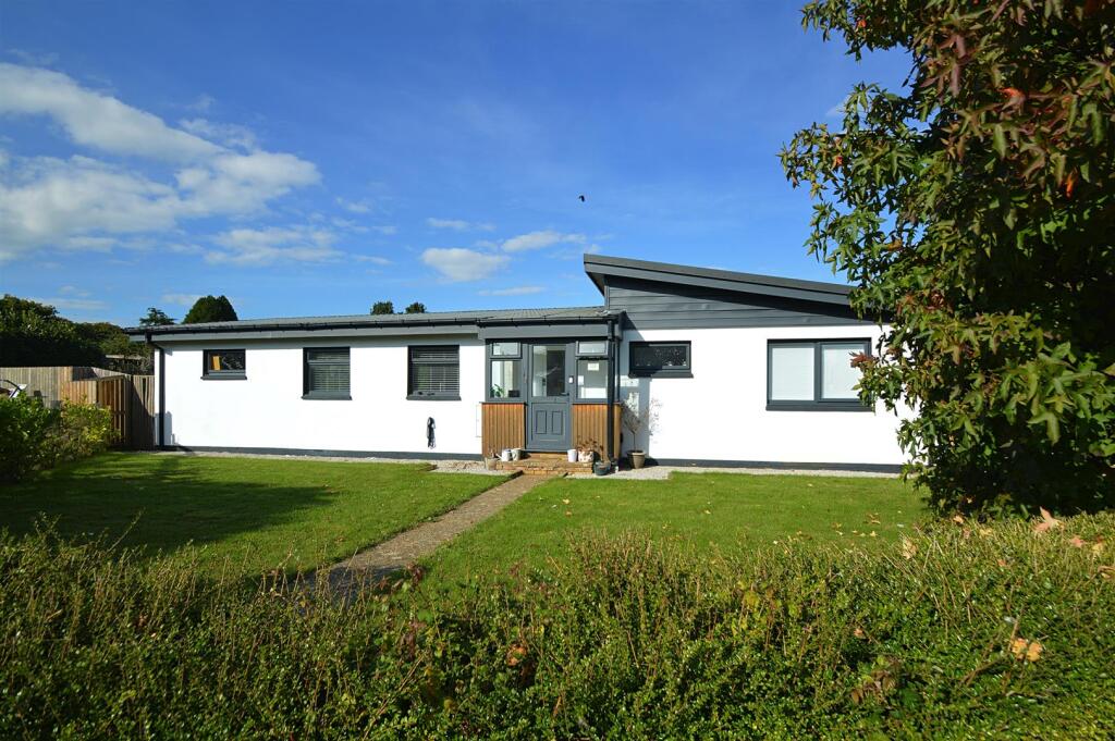Main image of property: RECENTLY RENOVATED * WINFORD