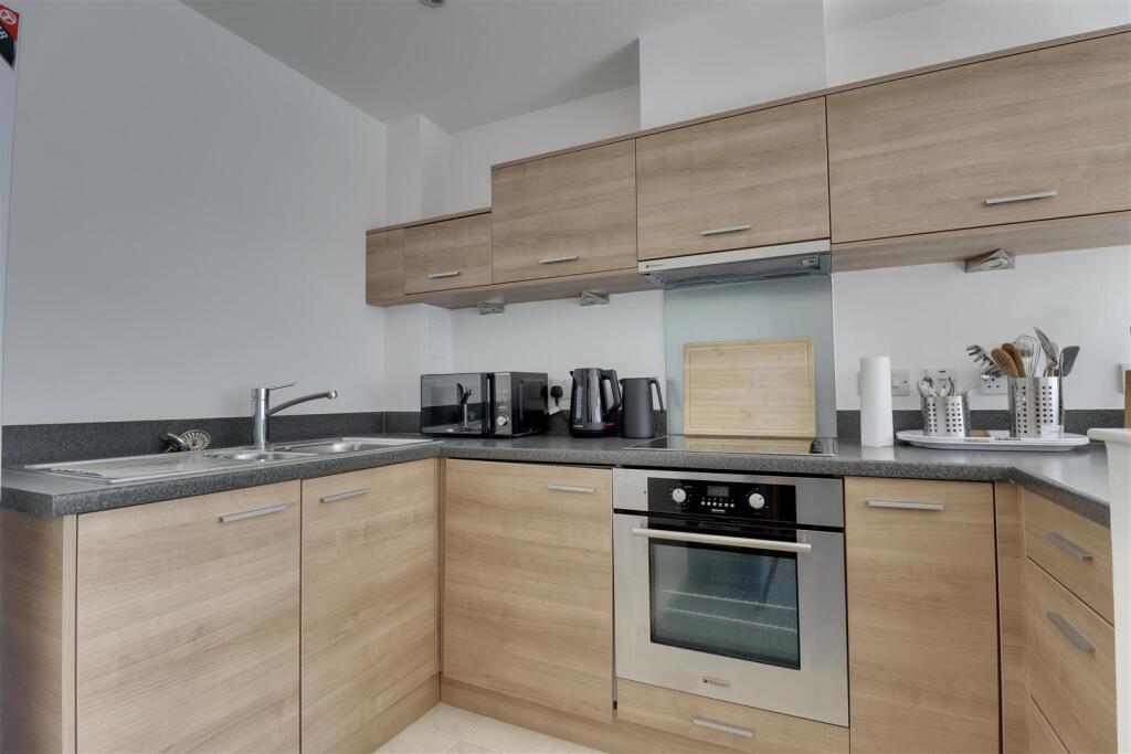 Apartment in Portsmouth - More