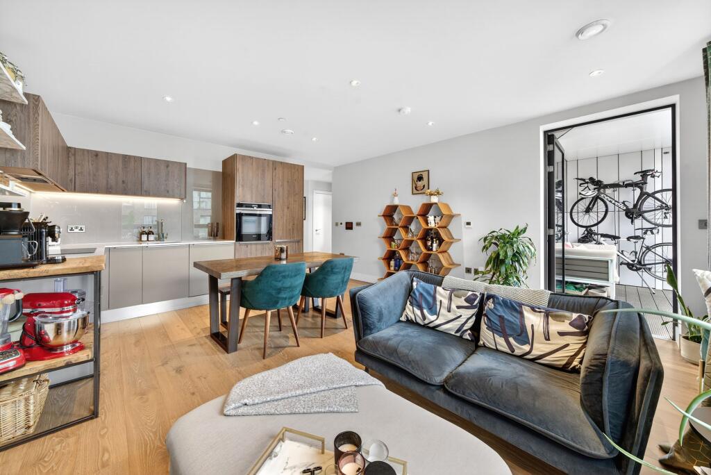 St. Josephs Street, Brogan House, SW8 - View 2