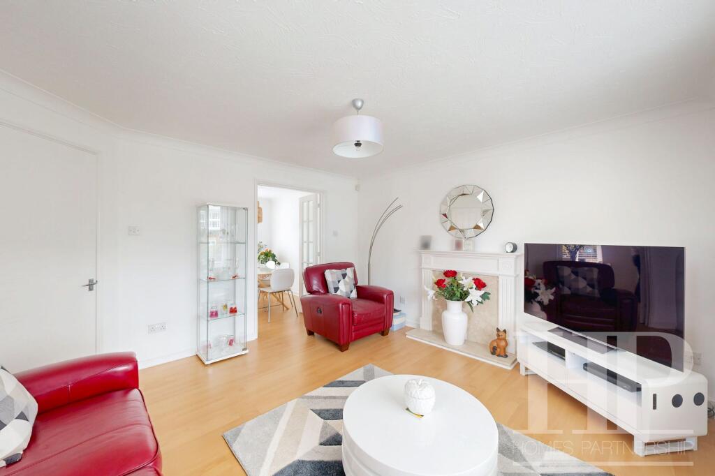 House in Crawley, Maidenbower - View 5