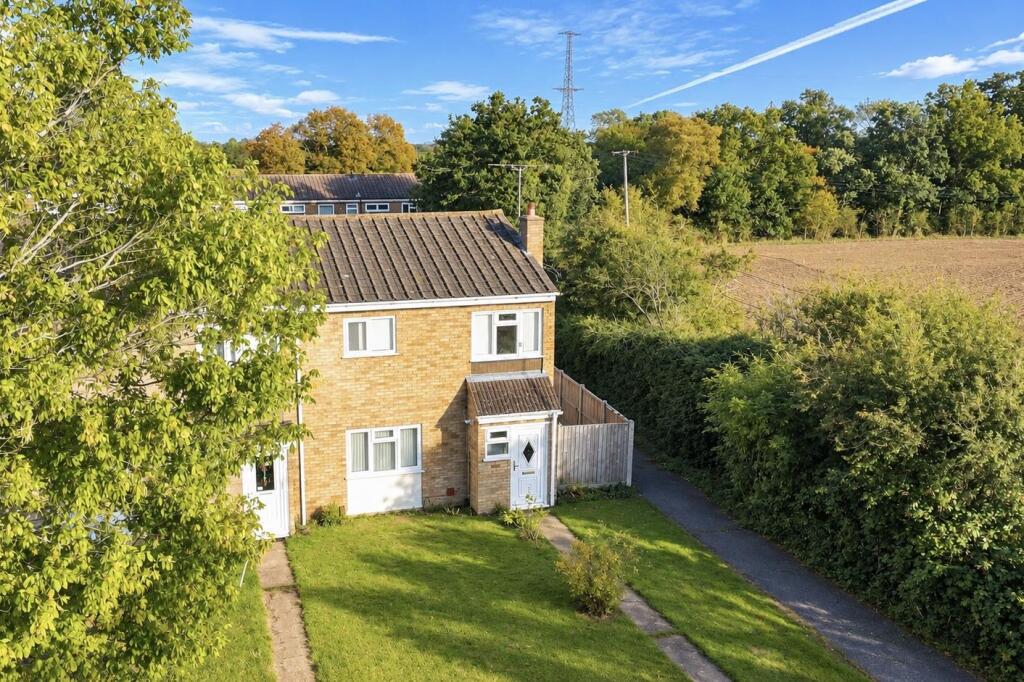 3-bed terraced on Gardeners, Chelmsford, £350,000