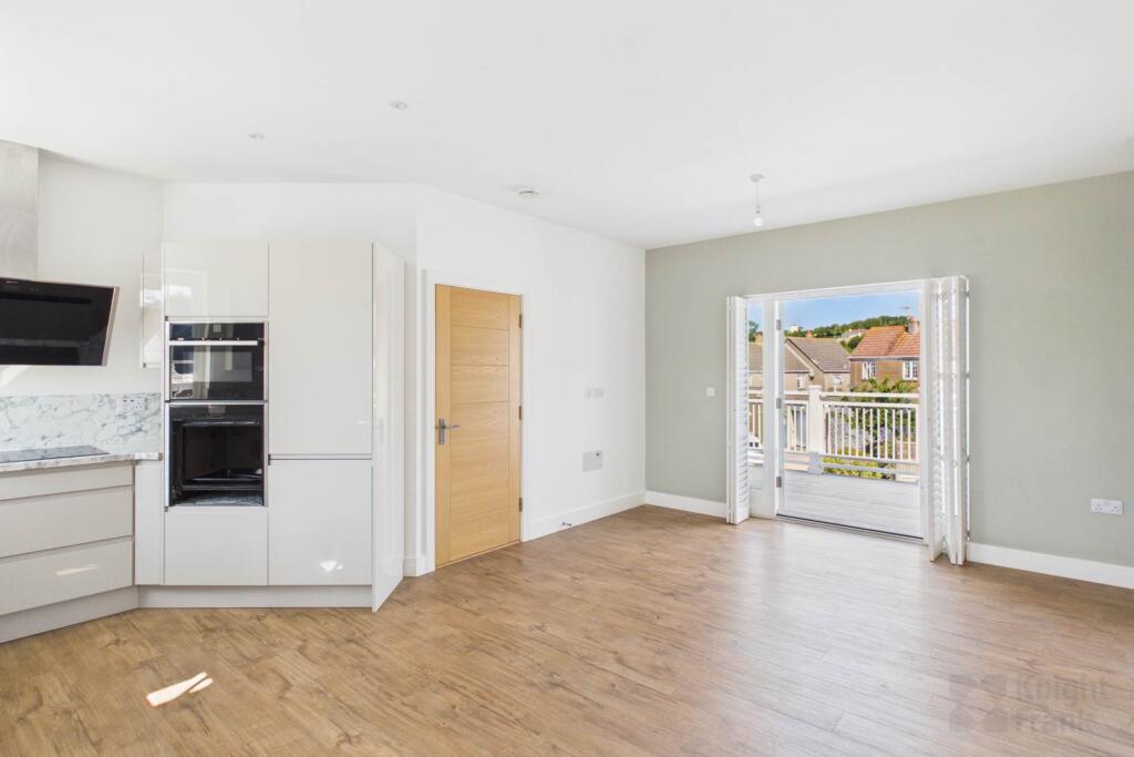 Apartment in St Clement - View 4