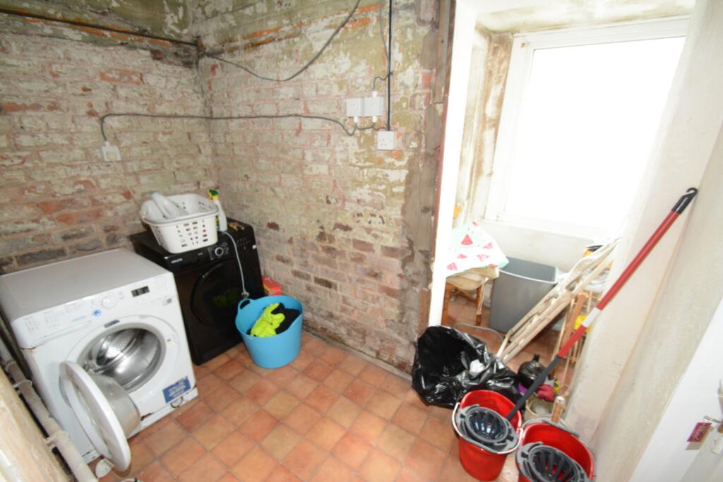 House in Tameside, Greater Manchester - More