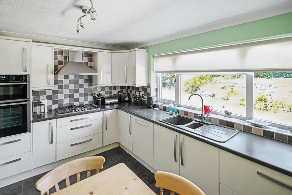 Orchard Close, Northampton, NN7 3AY photo 4