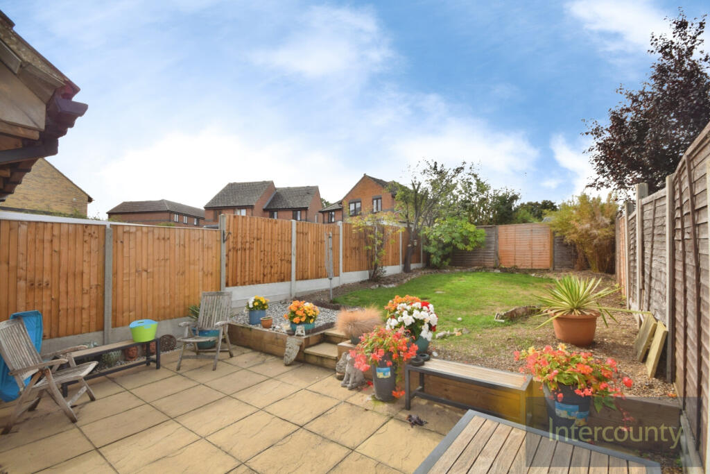 Loompits Way, Saffron Walden, Essex, CB11 photo 3