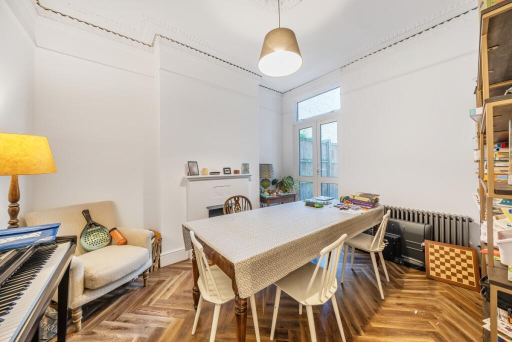 House in London, Blenheim Gardens Estate, Brixton - View 5