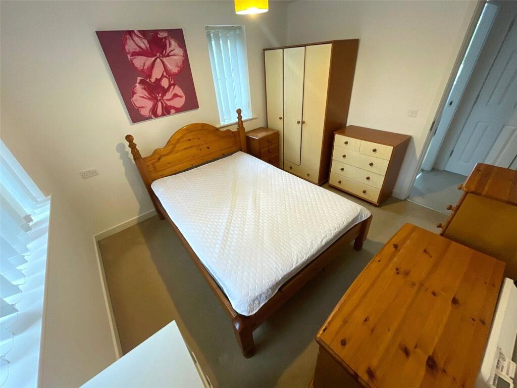 Apartment in Stockport, Greater Manchester - View 5