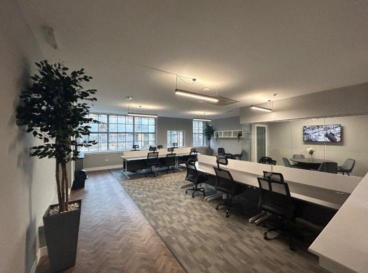 12 desk suite