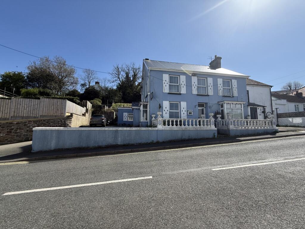 House in Saundersfoot, Pembrokeshire