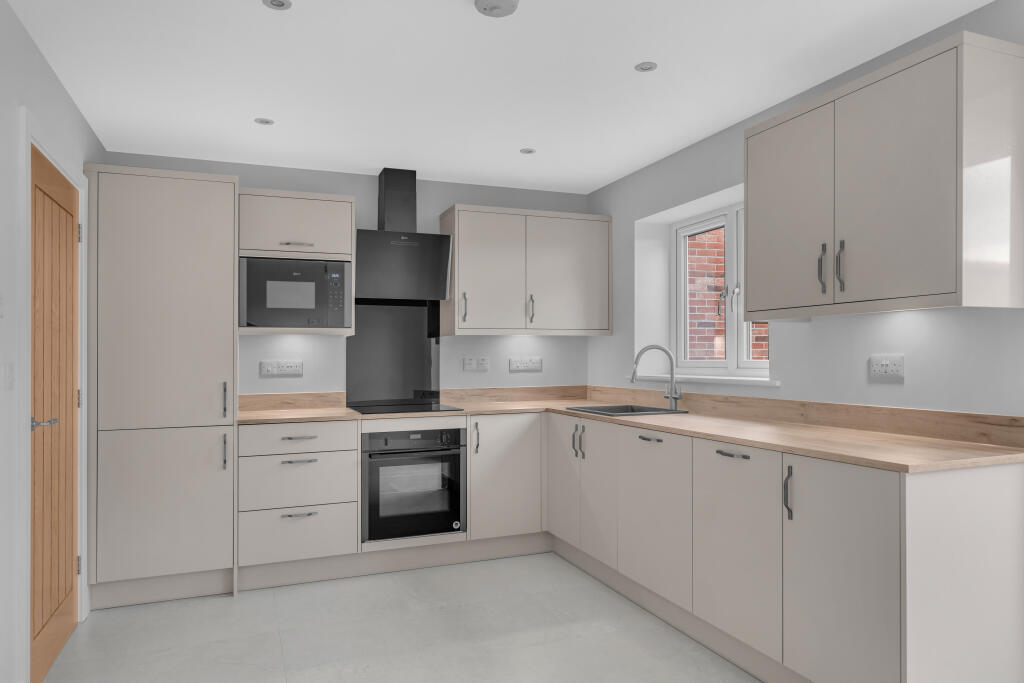 House in Doncaster - View 5