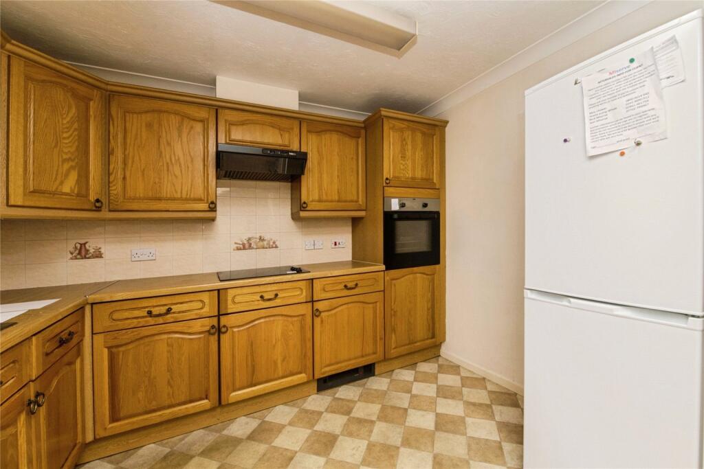 Apartment in Exeter, Devon - View 5