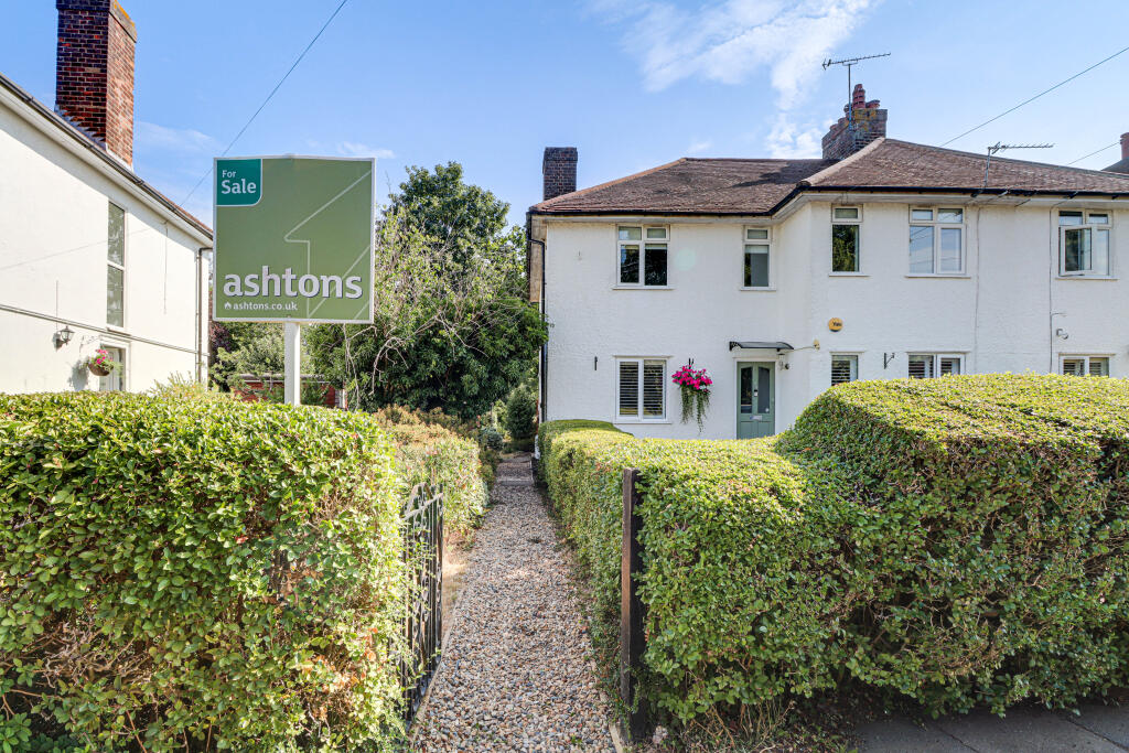 2-bed flat on Tavistock Avenue, St Albans, AL1, £375,000