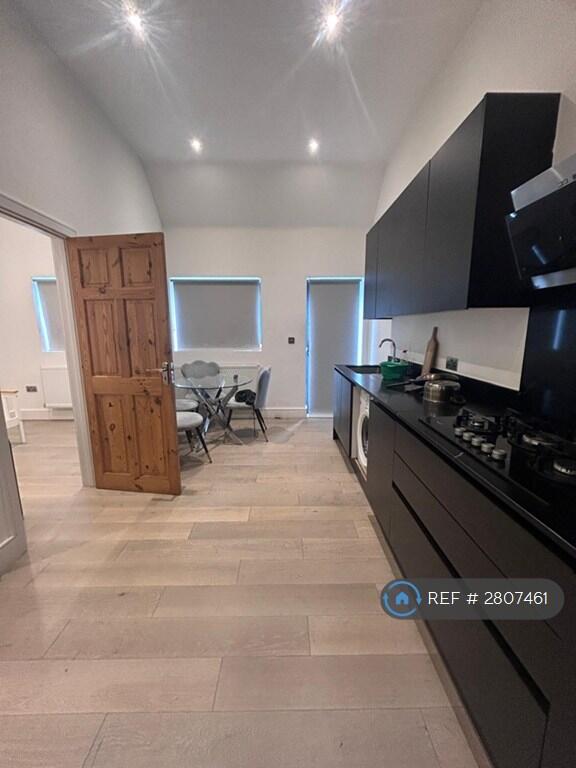 Main image of property: Blenheim Park Road, South Croydon, CR2