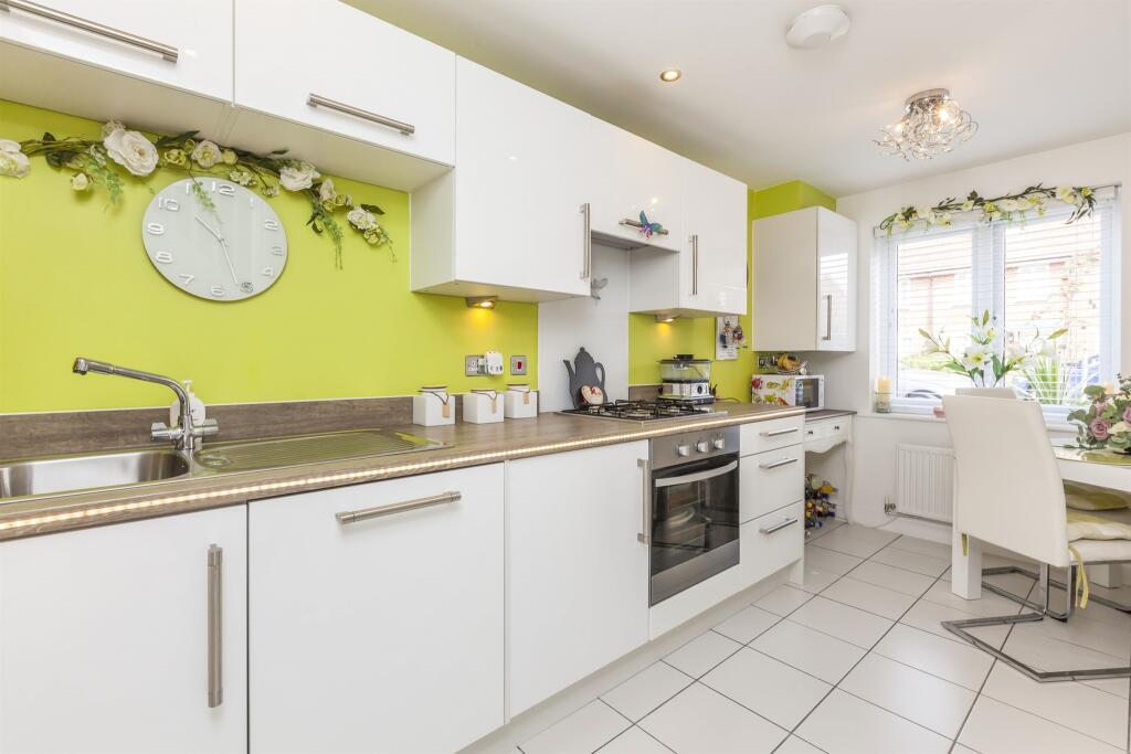 Hedley Way, Hailsham photo 2