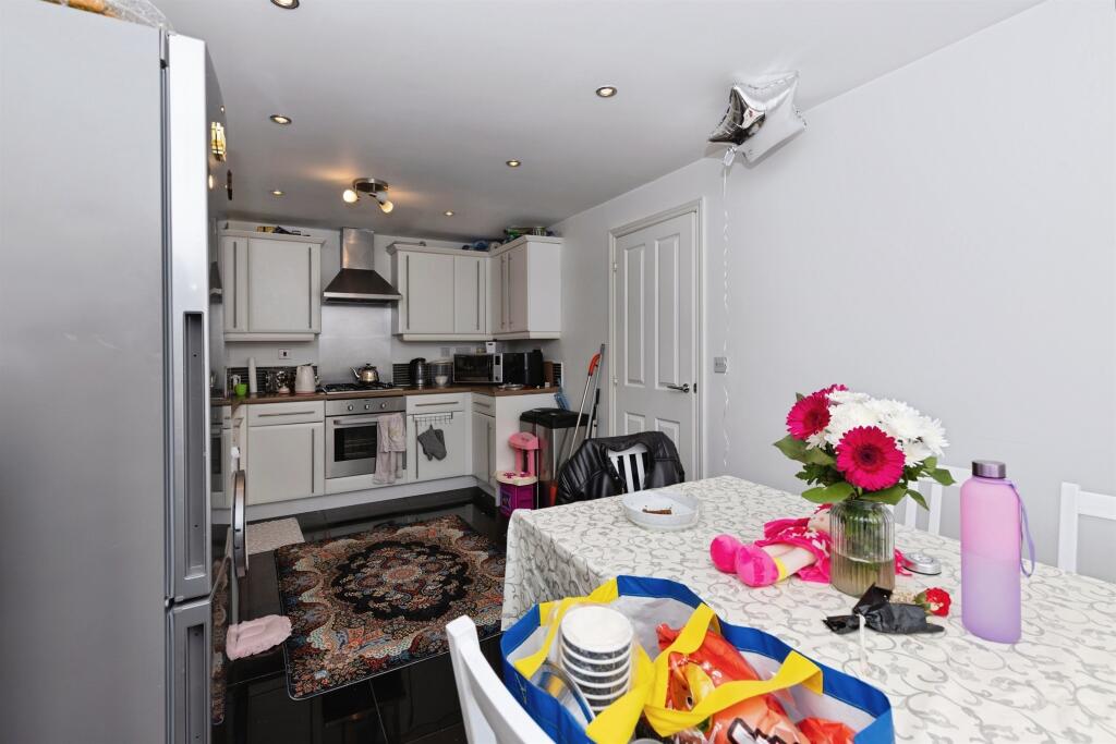 Additional image 8 of Hutton Close, Thornbury, Bradford