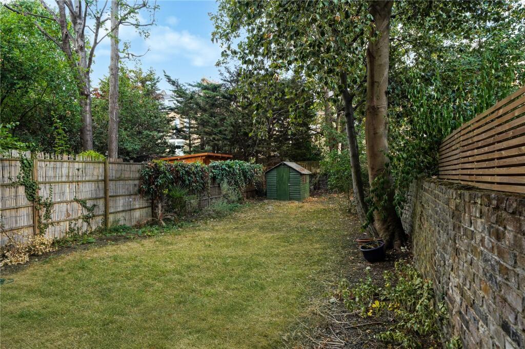 Apartment in London - View 5
