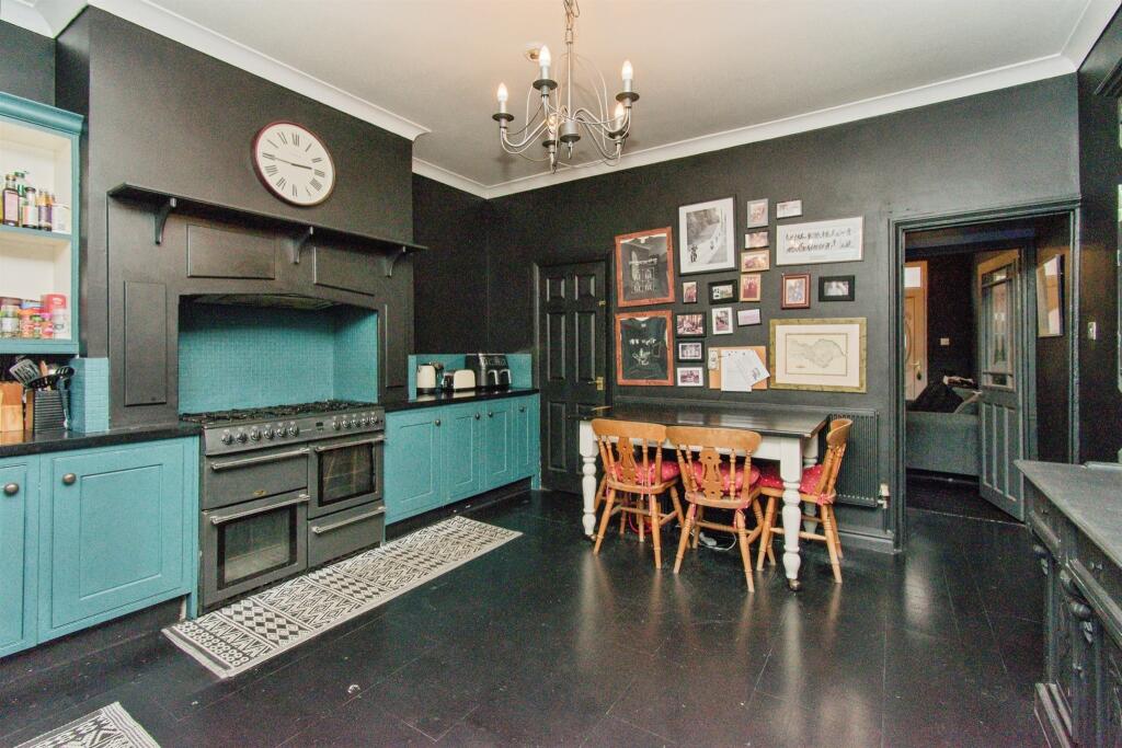 Ambler Street, CASTLEFORD photo 3