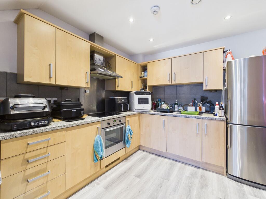 Apartment in Newport, Abergavenny - View 5