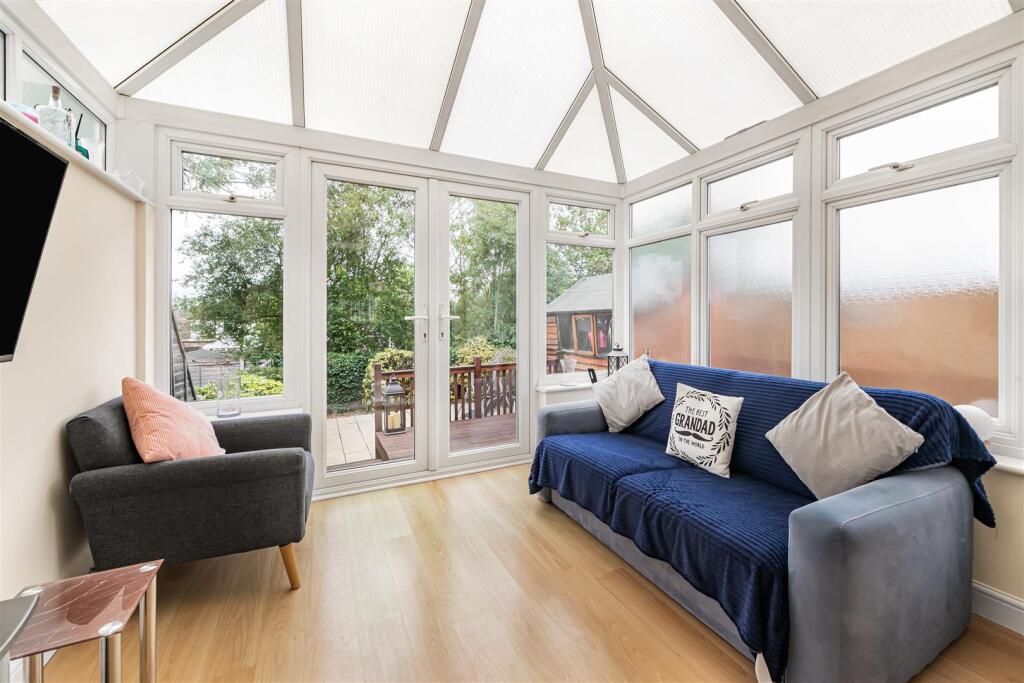 House in Sutton - View 4