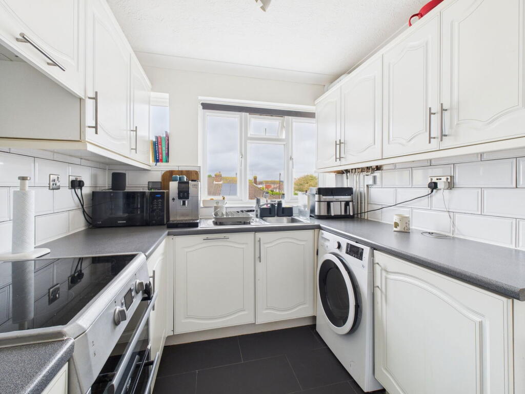 Windsor Court, Brighton Road, Worthing, BN11 2EZ - More
