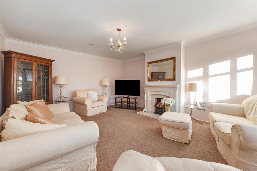 Orchard Gardens, Woodgate photo 4