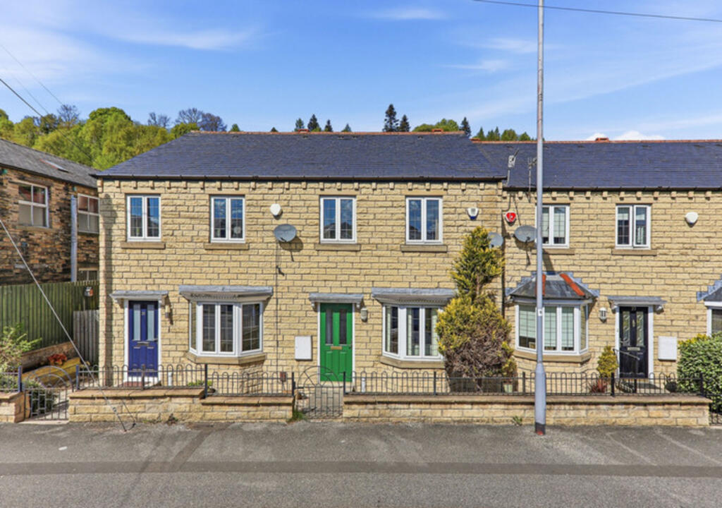 Main image of property: Cliffe Avenue, Baildon, BD17