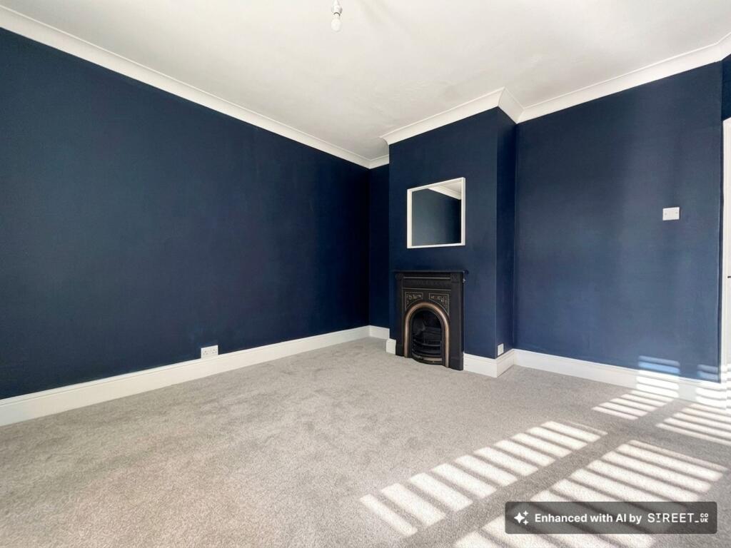 Apartment in Southampton - View 4