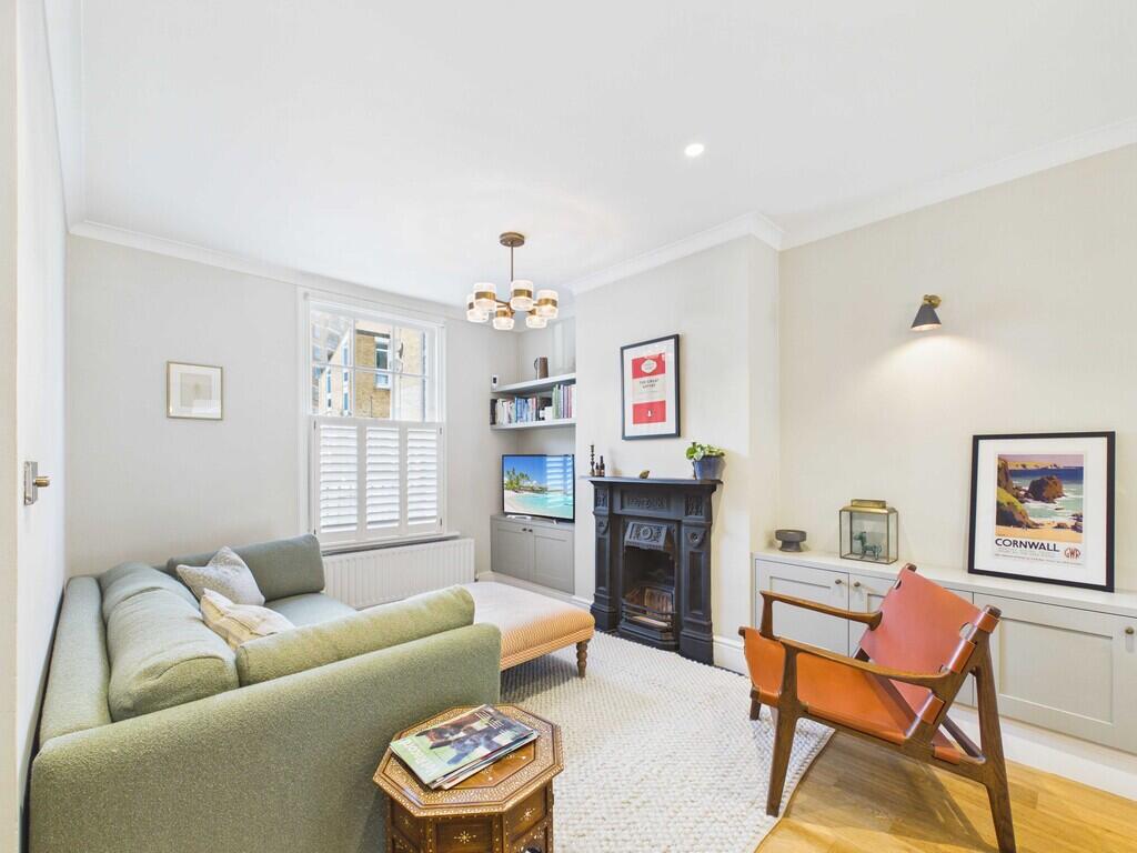 House in London, Bermondsey Spa, Old Kent Road - More