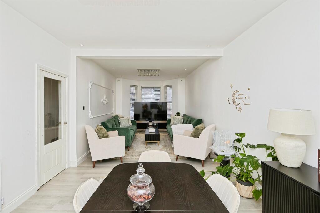 49, Hollis Street photo 4