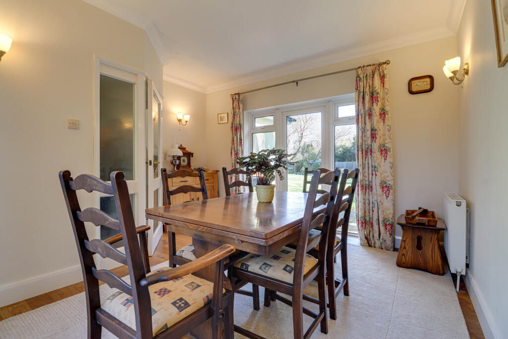 House in Studham, Central Bedfordshire - View 4