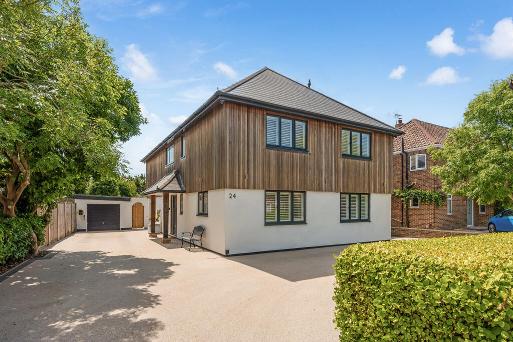Main image of property: Outerwyke Road, Felpham, Bognor Regis West Sussex