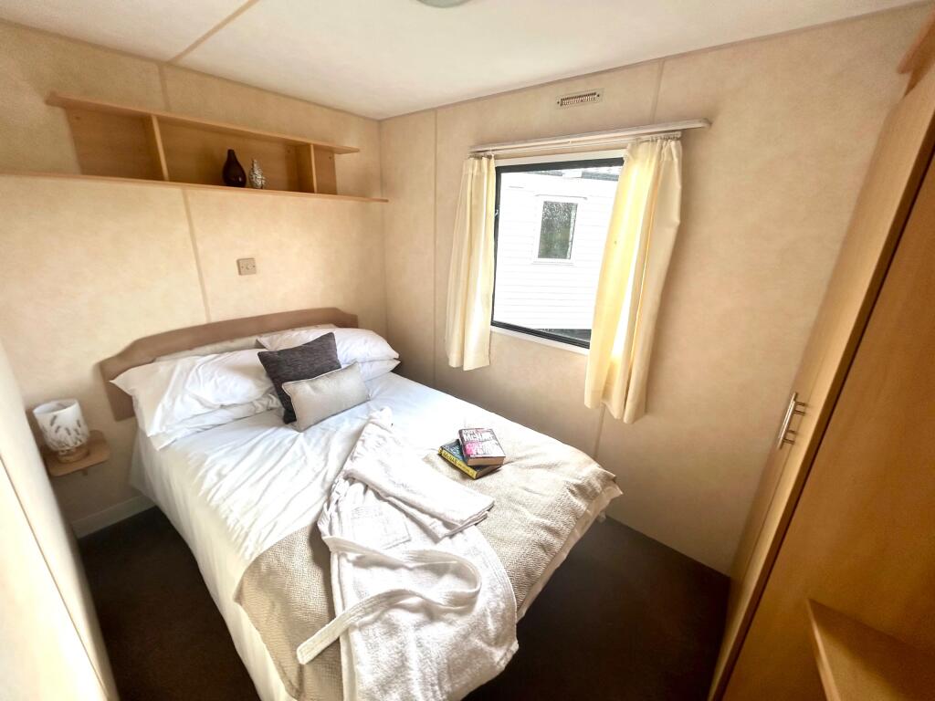 2008 ABI Sunrise, Sand le Mere Holiday Village, Tunstall, East Riding of Yorkshire, HU12 0JN photo 4