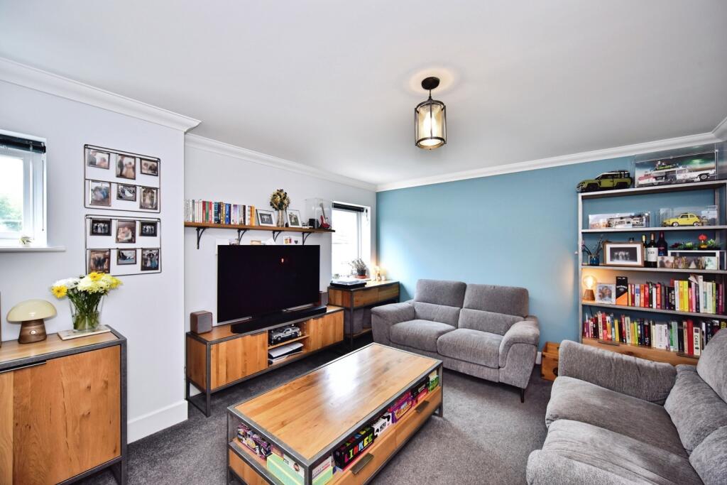Bailies Court, Ashford Road, Harrietsham, Maidstone, ME17 - View 4