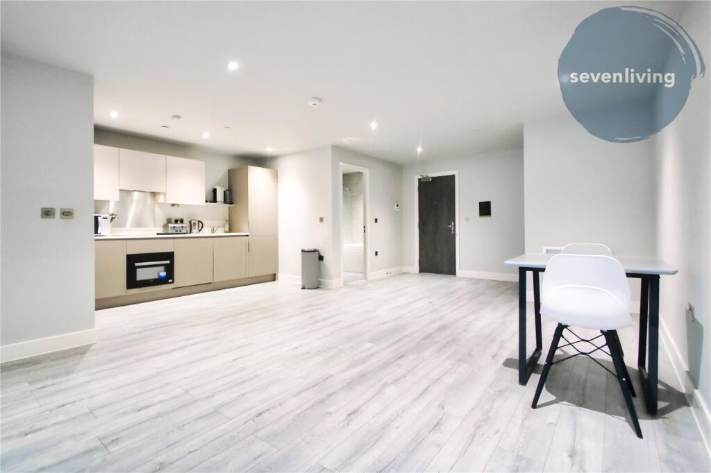Apartment in Reading - View 3