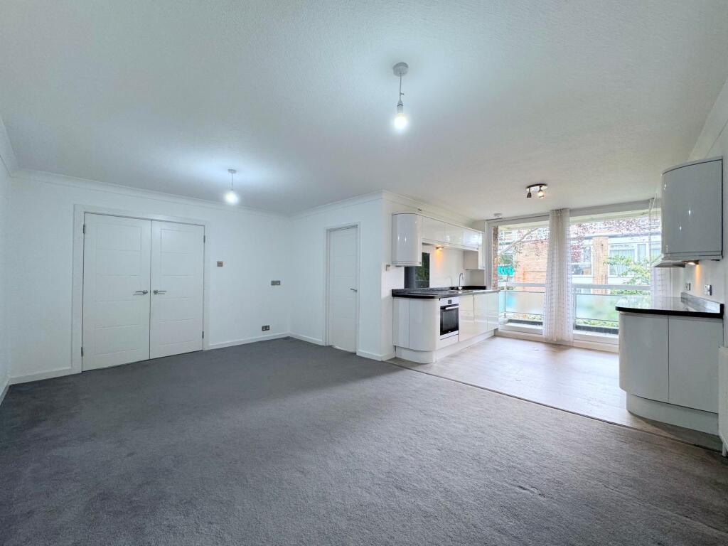 Main image of property: Stonegrove, Leamington House, HA8