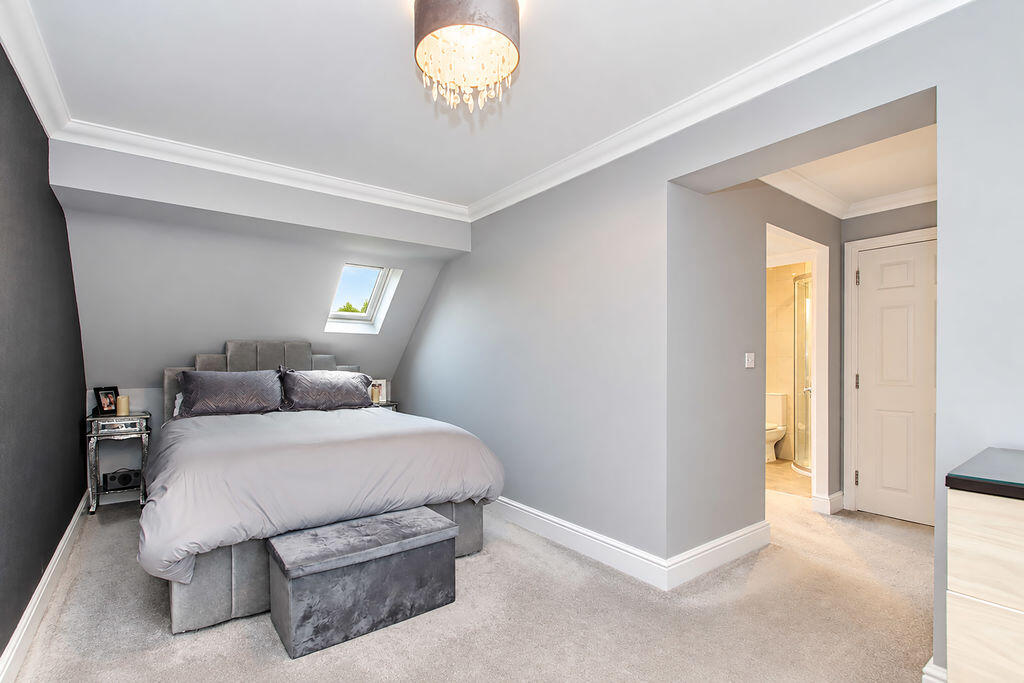 House in Weston Turville - More