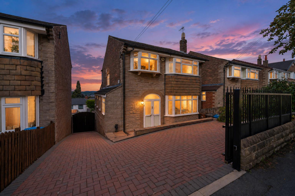 Main image of property: Manchester Road, Crosspool