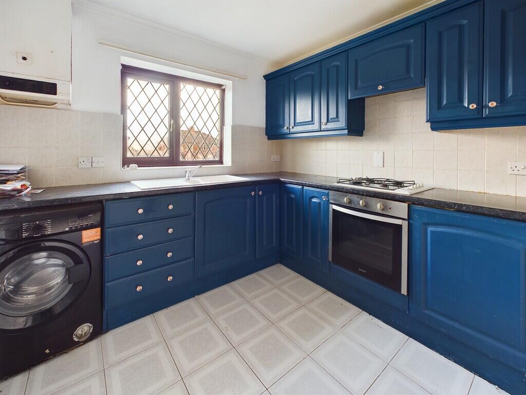 House in Stoke-on-Trent - More