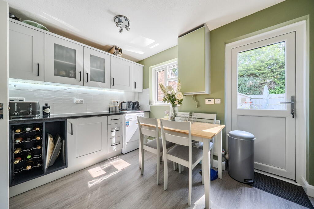 House in Basingstoke and Deane, Brighton Hill - View 2