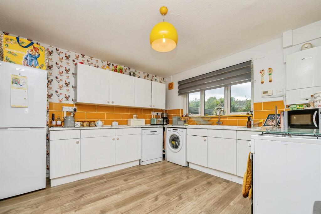 Ibstock Close, Redditch photo 2