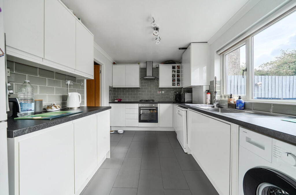 House in Dartford, Swanscombe and Greenhithe - More