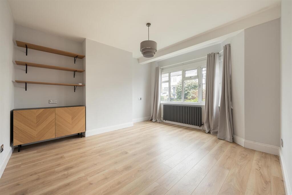Westview Drive, Woodford Green - View 3
