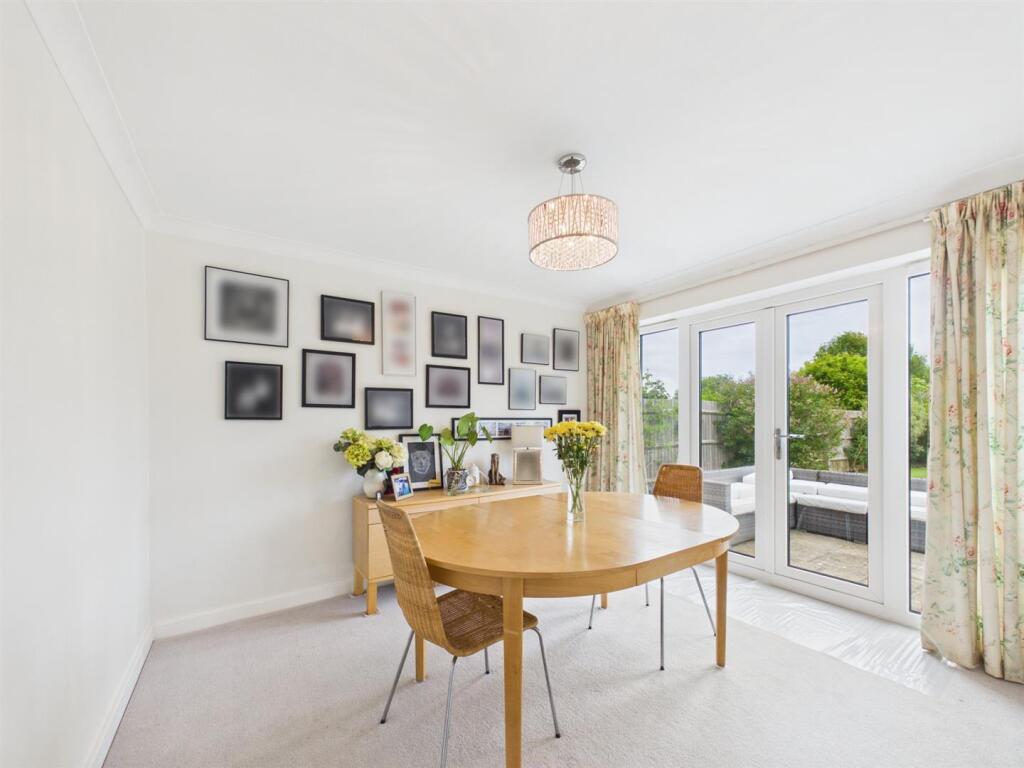 House in Aylesbury, Buckinghamshire - View 6
