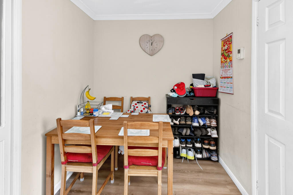 House in Binfield, Temple Park - View 3